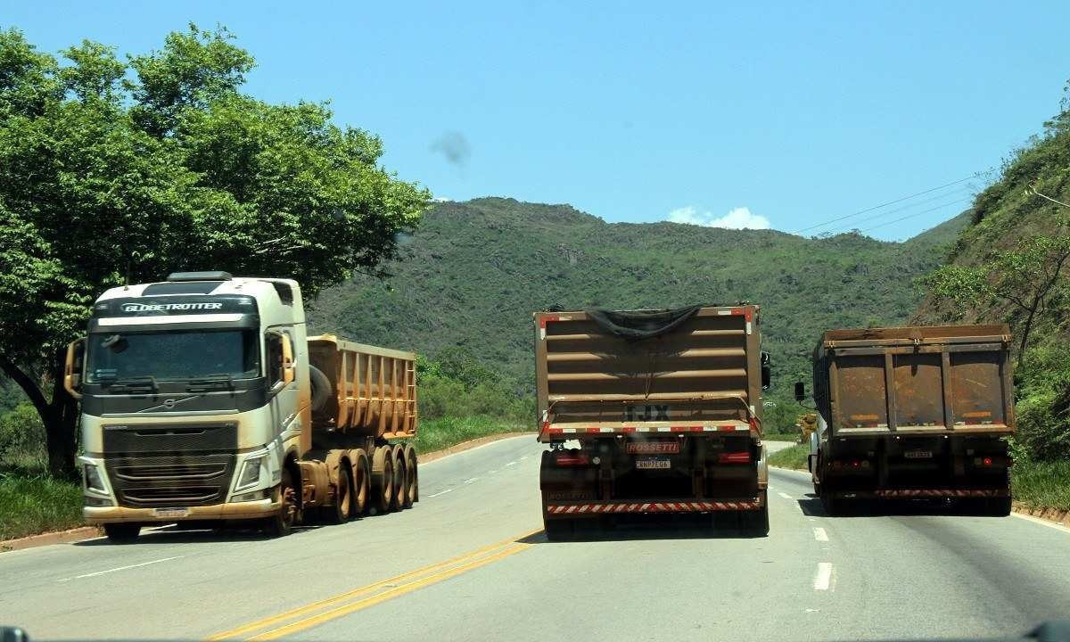 Estradas de Minas Gerais têm mais de 270 pontos de atenção nesta sexta