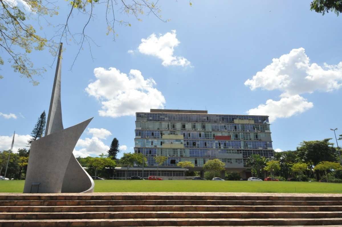 UFMG lança edital do Sisu 2024; saiba como tentar vaga na universidade