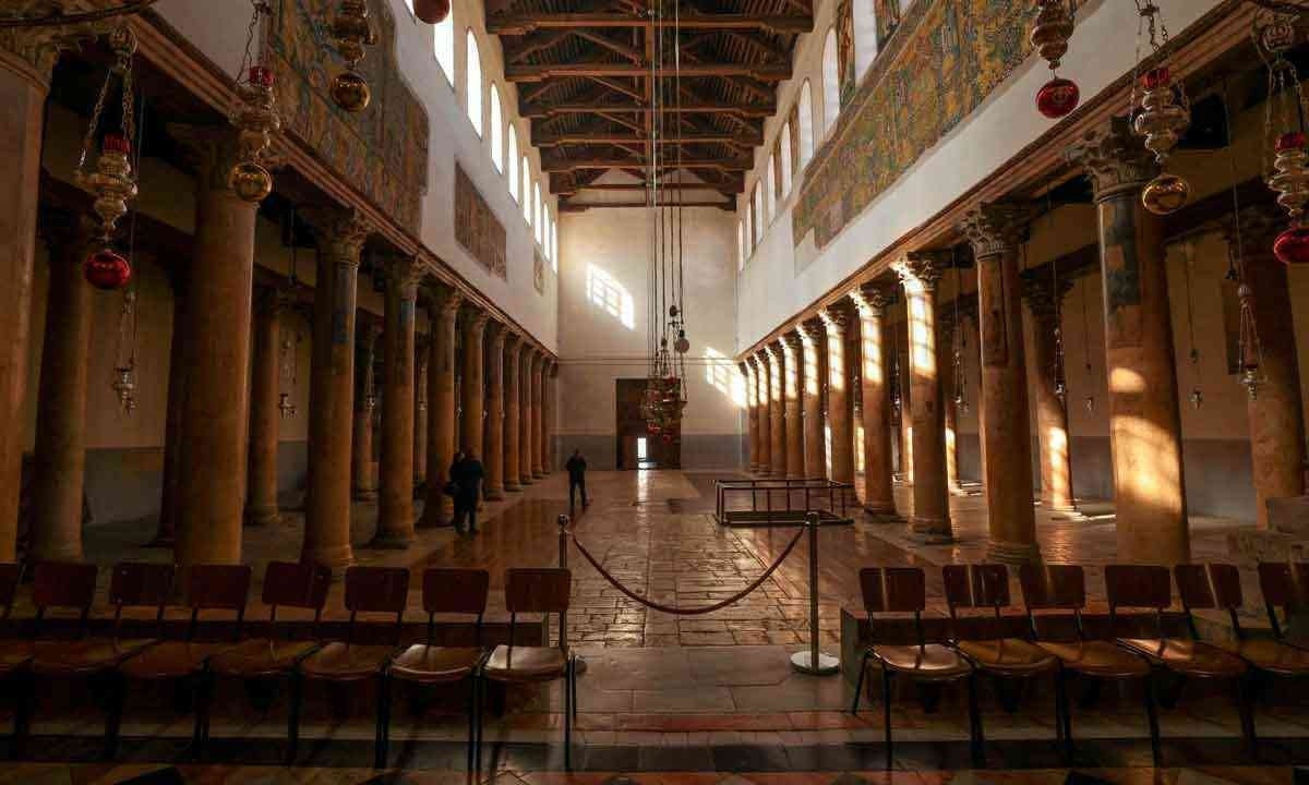 Igreja da Natividade, em Belém, ficou deserta na semana que antecedeu o Natal
 -  (crédito: Hazem Bader/AFP)