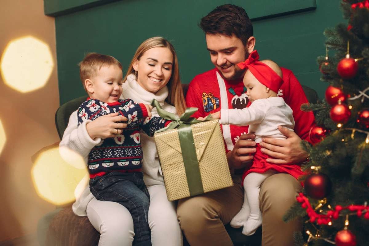 Cinco dicas para ambientar bebês e crianças nas festas de fim de ano