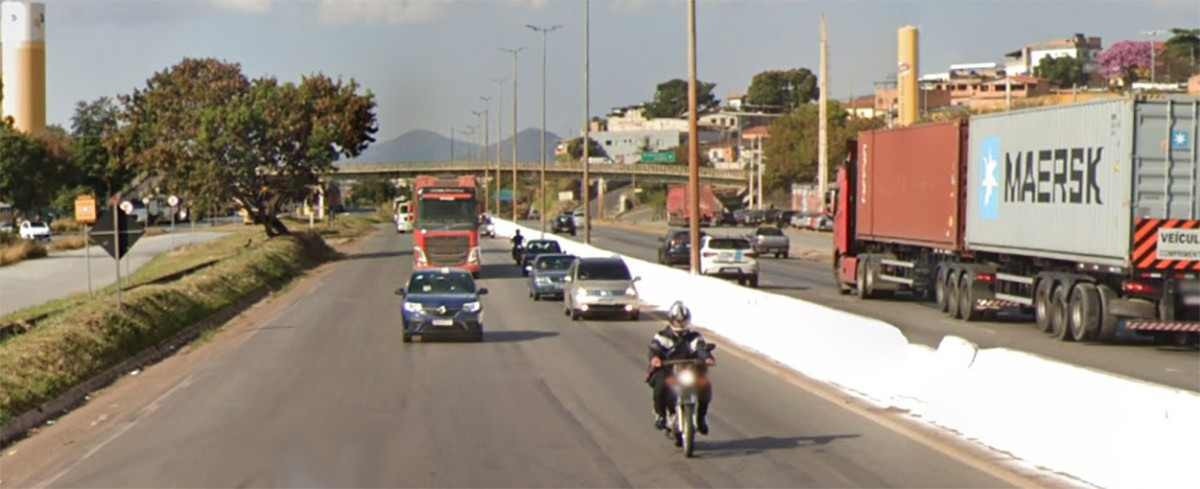 Motociclista de 25 anos morre depois de bater contra mureta do Anel Rodoviário de BH