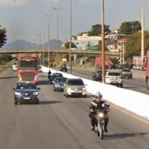 Motociclista de 25 anos morre depois de bater contra mureta do Anel Rodoviário de BH - Reprodução/Google StreetView