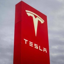 Robô ataca e fere engenheiro na fábrica da Tesla, nos EUA - Brandon Bell