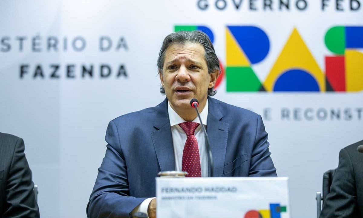  Fernando Haddad, anunciou nesta quinta-feira (28) três medidas para compensar perdas de arrecadação ocasionadas por derrotas do governo no Congresso, em especial a derrubada do veto presidencial que acabava com a desoneração da folha de pagamentos de 17 setores da economia. Uma dessas medidas diz respeito a uma reoneração gradual da folha.  -  (crédito:  Washington Costa/MF)