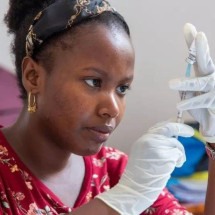 Primeiro transplante de olho, vacina contra malária e verme no cérebro: os destaques da medicina em 2023 - Universidade de Oxford