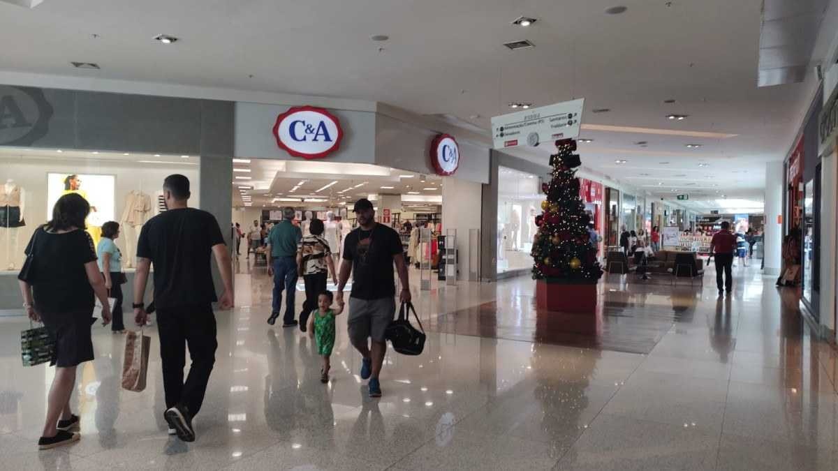 Comércio de Belo Horizonte tem bom movimento de clientes mesmo após o Natal