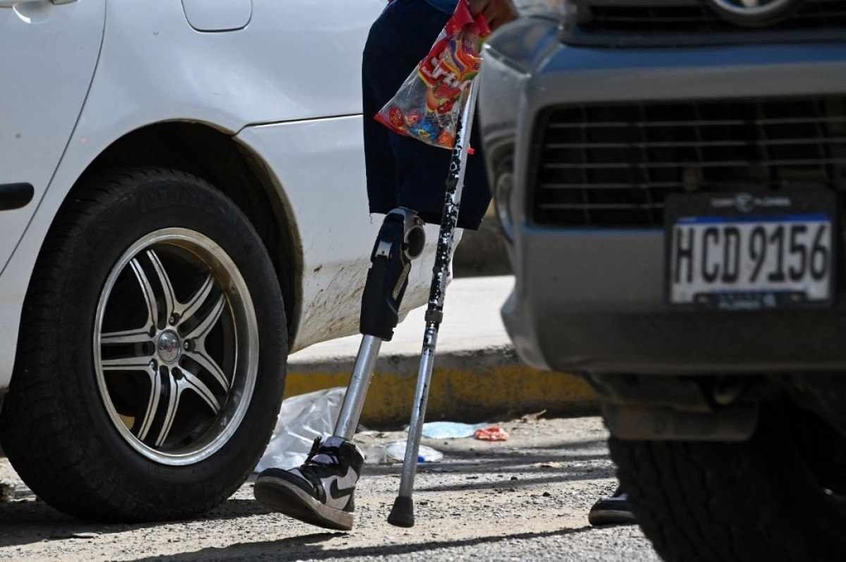 Marcel Maldonado e sua família andando na Guatemala