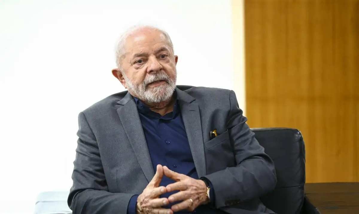 Governo Lula gasta R$ 374 mil em tapetes 