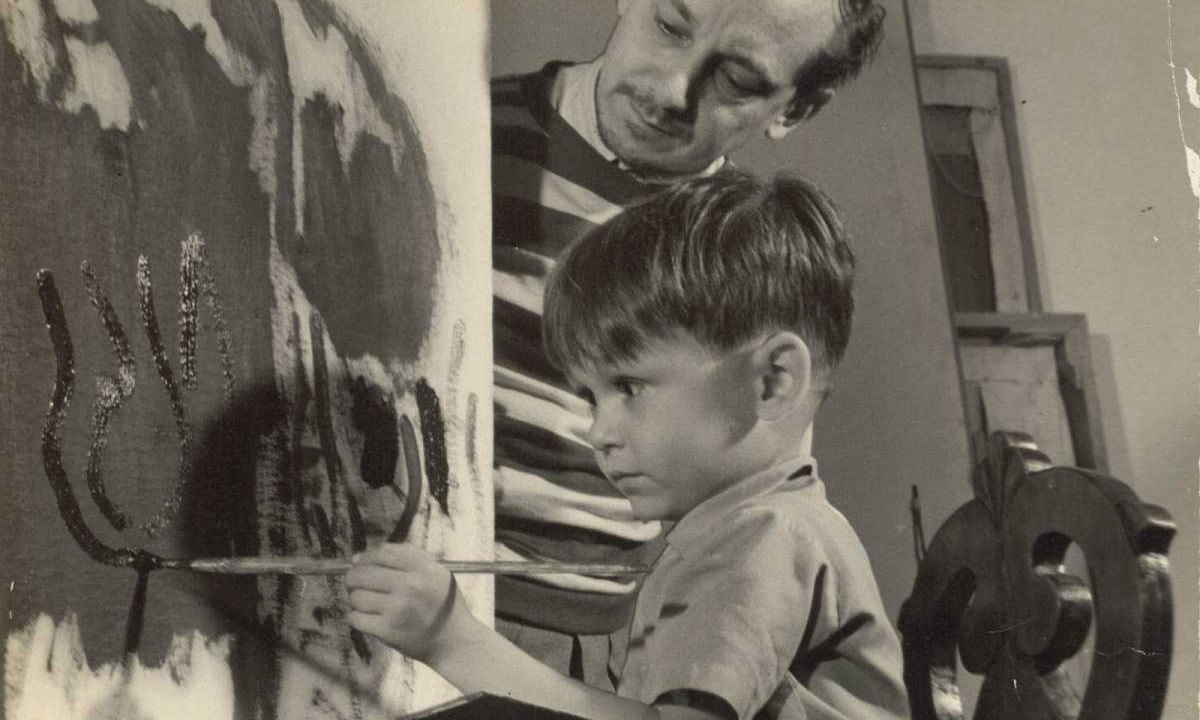 Candido Portinari com João Candido, em registro de 1943 -  (crédito: Jean Manzon/Projeto Portinari/ divulgação )