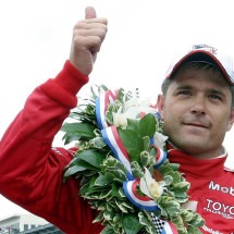 Morre ex-piloto Gil de Ferran, que venceu as 500 Milhas de Indianápolis -  AFP