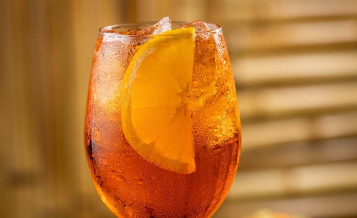 O Spritz é um coquetel alcoólico italiano muito refrescante