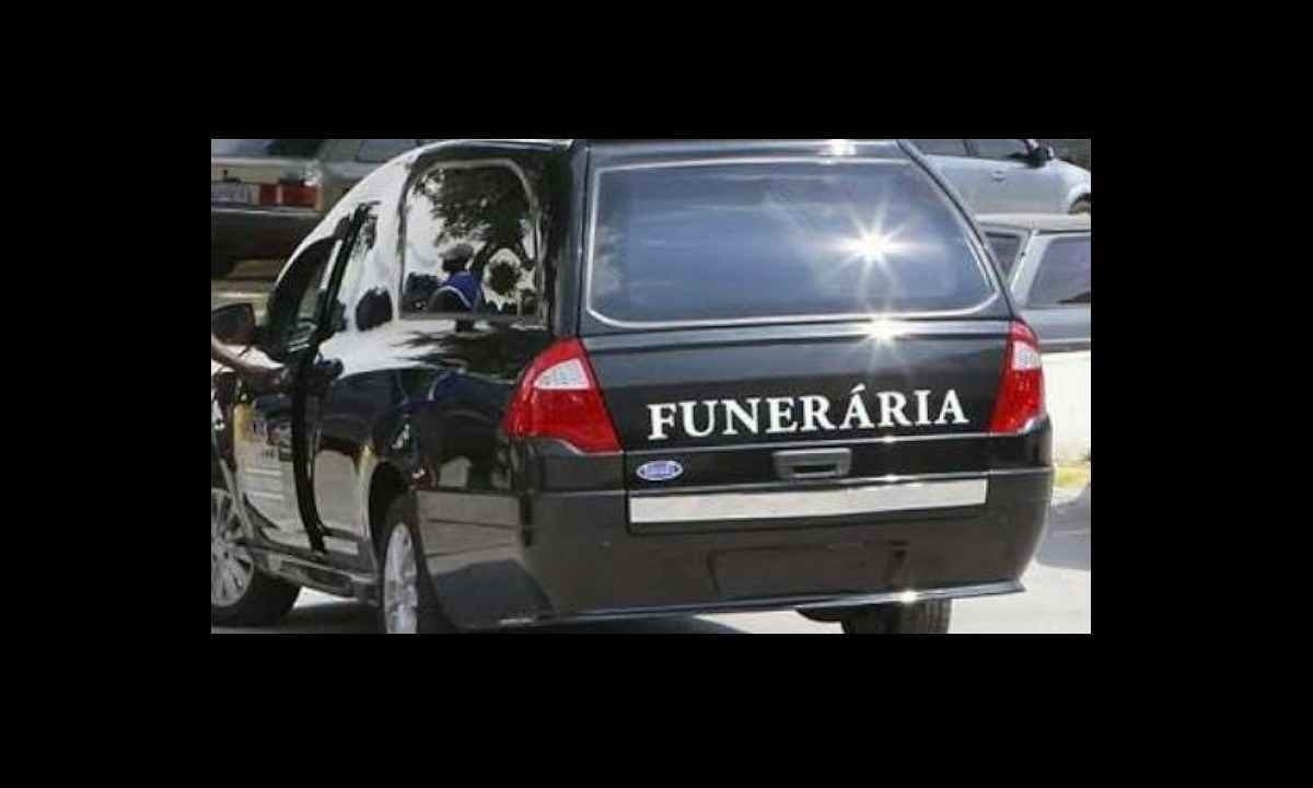 Carro funerário, imagem meramente ilustrativa -  (crédito: Reprodução/Redes sociais)