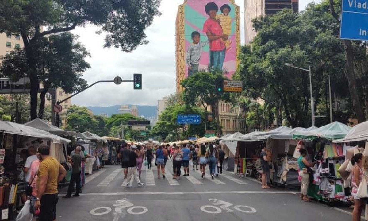 Movimento na Feira Hippie é menor que o normal, mas expectativas é que vendas sejam melhores que no Natal -  (crédito: Jair Amaral/EM/D.A Press)