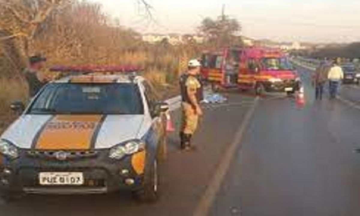 Há quatro meses, no mesmo local, um ciclista morreu atropelado -  (crédito: PMRv)