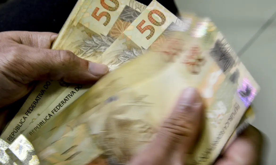 IRPF: 10% dos contribuintes concentram 51% da renda no país -  (crédito: EBC - Últimas Notícias)