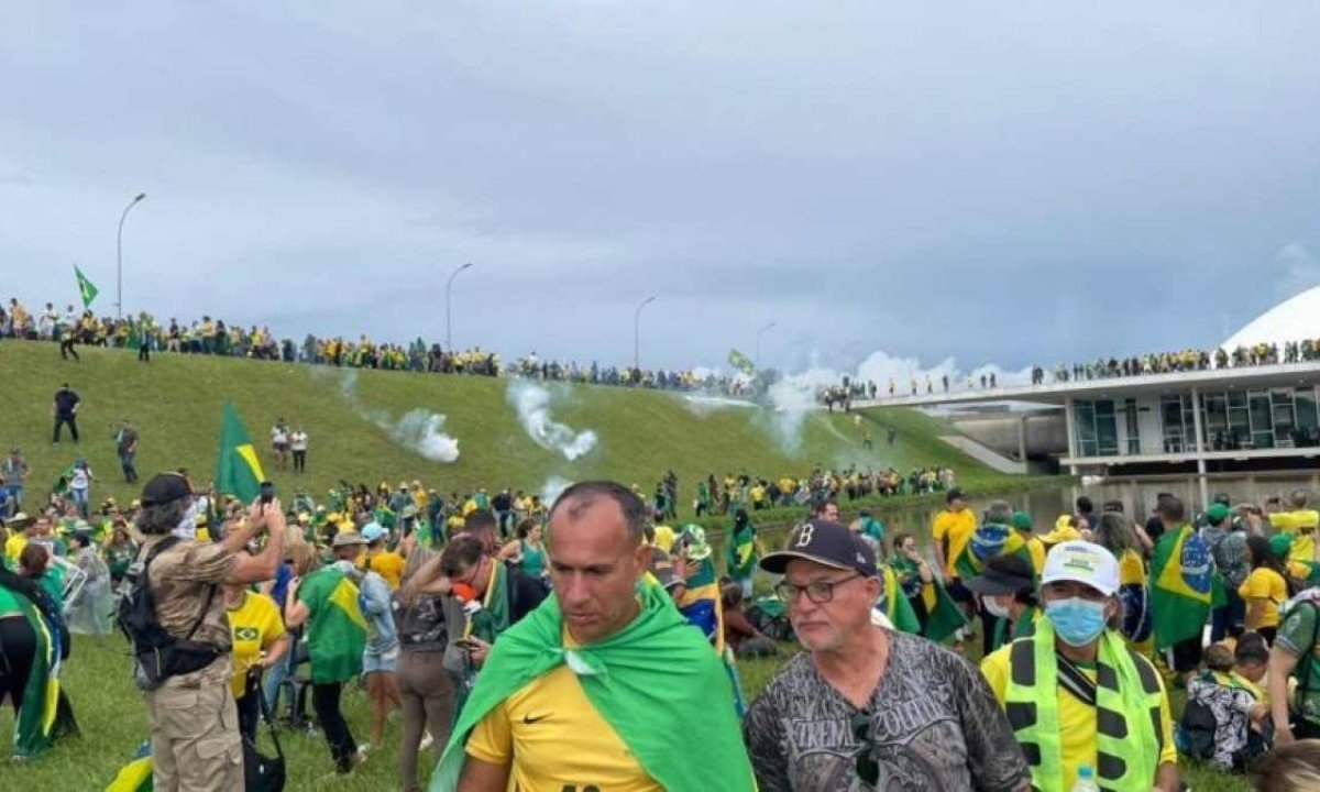 Jair Bolsonaro disse que seus apoiadores n&atilde;o invadiriam a sede dos Tr&ecirc;s Poderes e disse que a invas&atilde;o foi uma &quot;armadilha da esquerda&quot; -  (crédito: Redes Sociais/Reprodu&ccedil;&atilde;o)