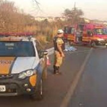 Homem morre atropelado em rodovia perto de Unaí - PMRv