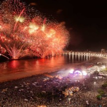 Milhares de pessoas recebem o ano-novo na praia de Copacabana - Prefeitura do Rio/Divulgação