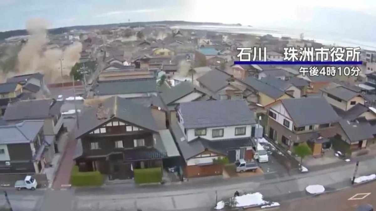 O alerta de tsunami do Japão após fortes terremotos no centro do país