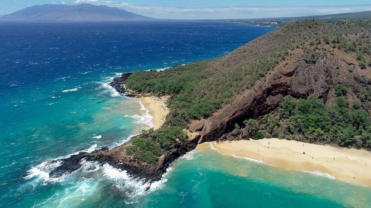 Praia de Maui, no Havaí -  (crédito: dronepicr/wikipedia commons)