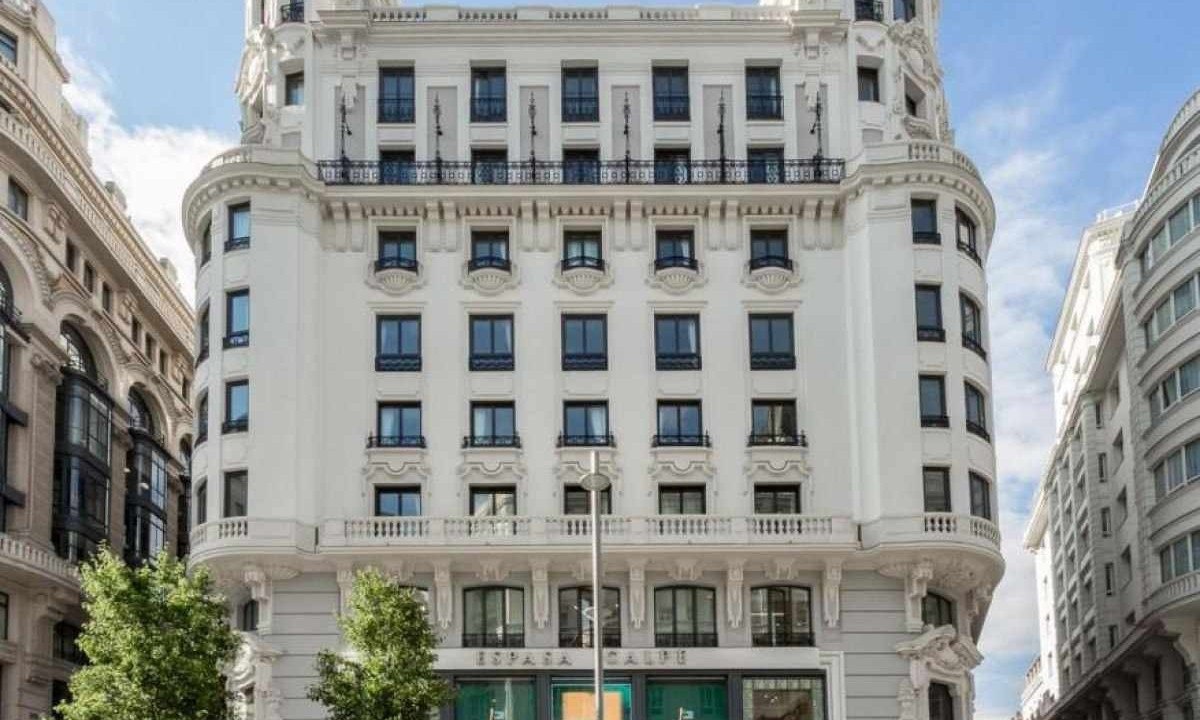 Hotel tem 168 quartos -  (crédito: Divulgação/ Pestana CR7 Gran Vía Madrid)