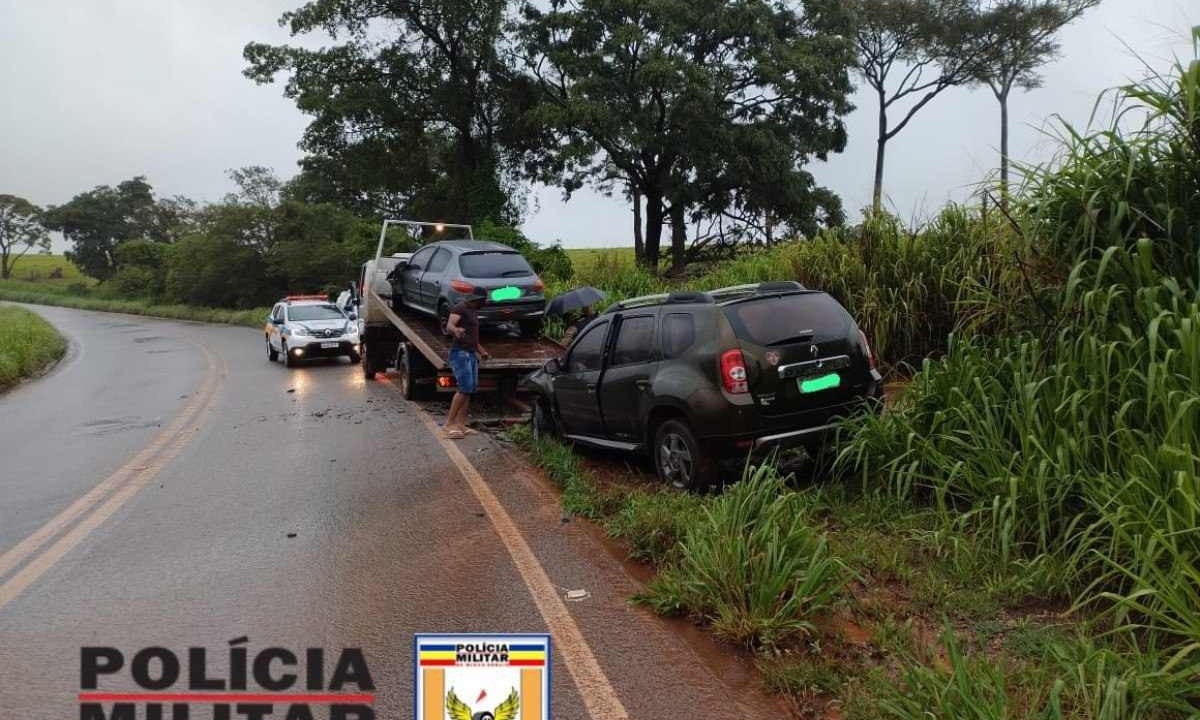 Acidente foi na altura do km 125 da rodovia estadual MG-060, em Pequi, Região Central de Minas -  (crédito: PMRv/Divulgação)