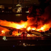 O que se sabe sobre avião que pegou fogo no Japão com 379 a bordo - Reuters