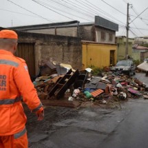 Contagem faz cadastramento de vítimas das chuvas - Tulio Santos/EM/D.A Press. Brasil