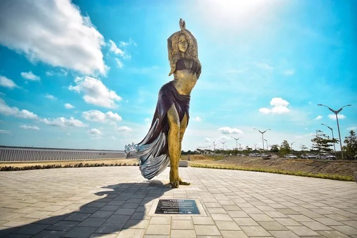 Estátua gigante de Shakira é inaugurada na Colômbia - Reprodução/Redes Sociais