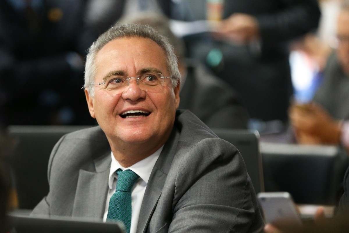 Senadores com longos mandatos: quem são os parlamentares há décadas no cargo