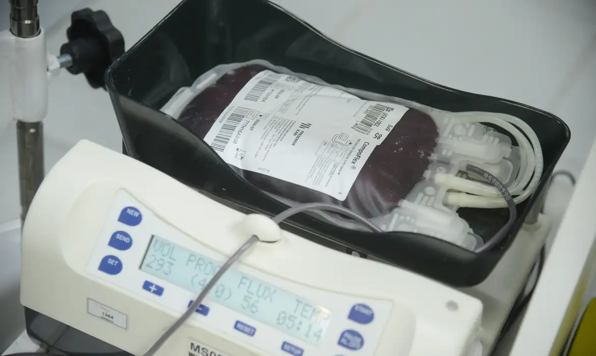 Uso de energia nuclear para tratar sangue tem norma atualizada - EBC - Saúde