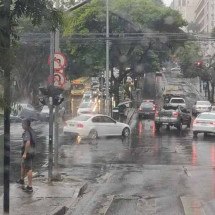 BH: pancada de chuva e trovoadas durante toda quarta-feira  - Jair Amaral/EM/D.A.Press