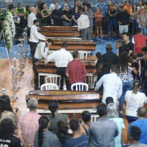 Corpos de mineiros mortos em BMW em Balneário Camboriú chegam em Paracatu - Ed Alves/CB/DA PRESS