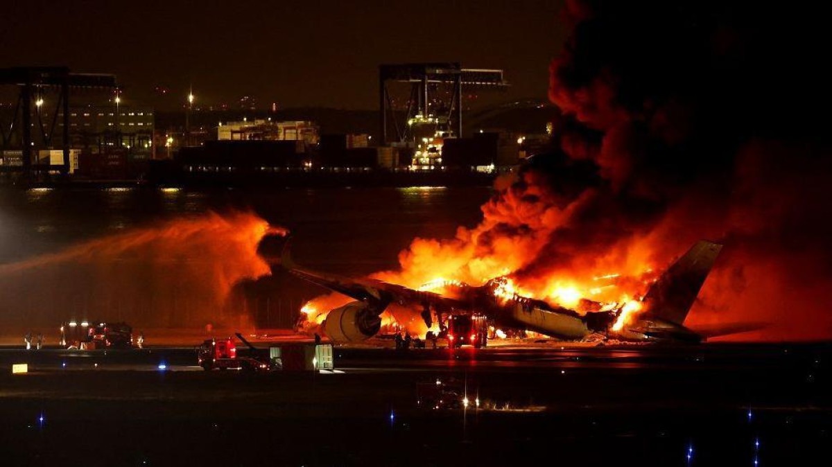 'Avião ardia como o inferno': os relatos de passageiros que fugiram de aeronave em chamas no Japão