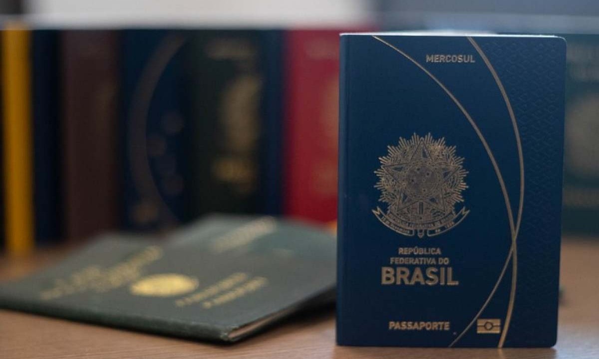 Presidente Luiz Inácio Lula da Silva (PT) adiou para abril, por meio de um decreto publicado no Diário Oficial da União (DOU) nesta quinta-feira (4/1), a exigência de visto para americanos, australianos e canadenses -  (crédito: gov.br/pf/Reprodução)