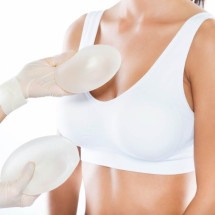 Implantes mamários: quais cuidados as mulheres devem ter; descubra - nensuria/Freepik
