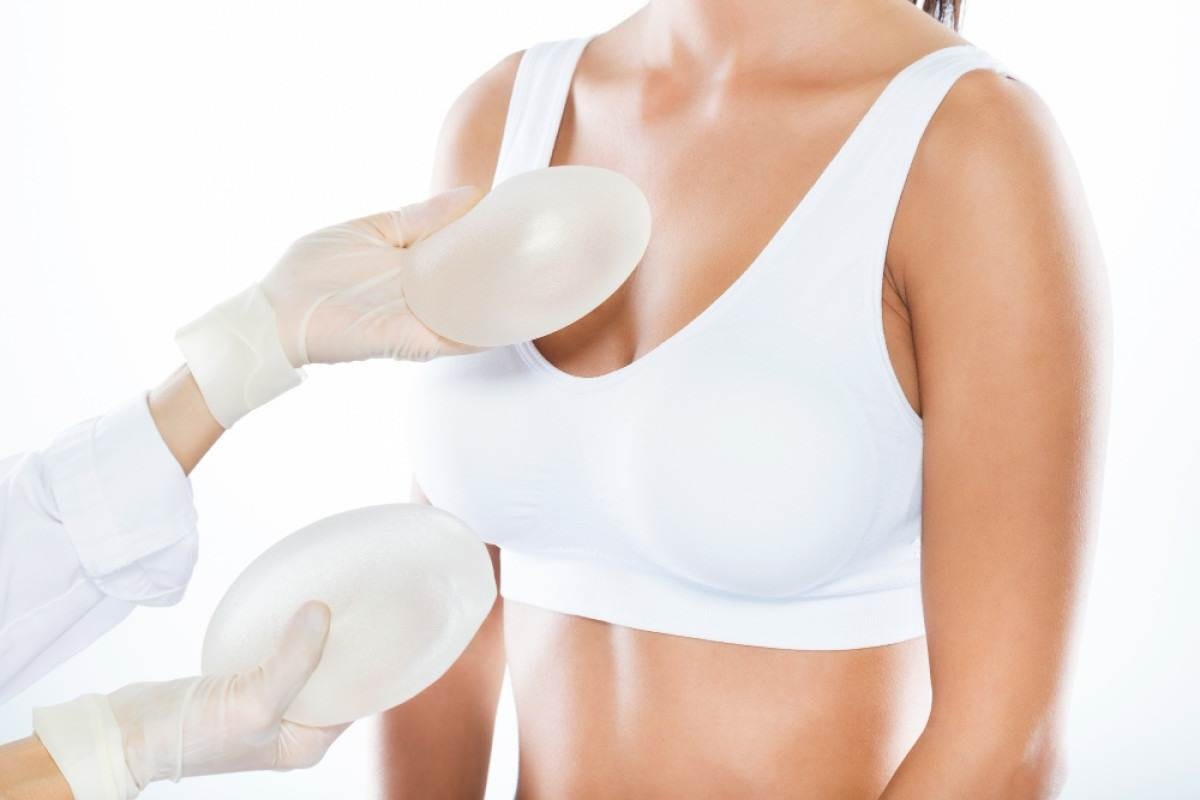 Implantes mamários: quais cuidados as mulheres devem ter; descubra