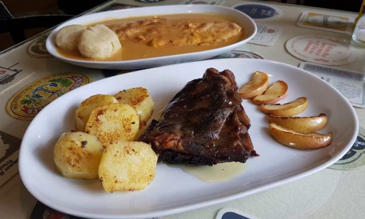 Pegue seu carro e vá almoçar no restaurante alemão Rasselbock  -  (crédito: Acervo pessoal)