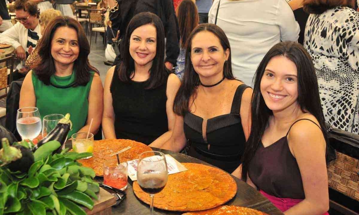 Silvana Damasceno, Marileia Viegas, Izabela Andrade, que faz aniversário amanhã, e Laura Matos -  (crédito: Marcos Vieira/EM/D.A Press)