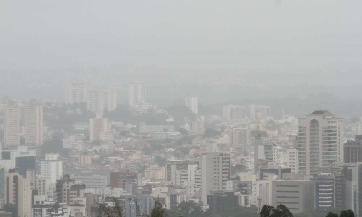 Os moradores devem ter mais atenção no grau de saturação do solo -  (crédito: Edesio Ferreira/EM/D.A Press)
