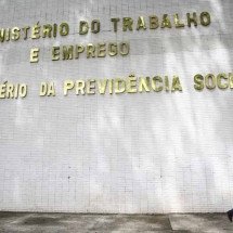 Ministério elabora projeto para regulamentar trabalho por aplicativo - AgÃªncia Brasil