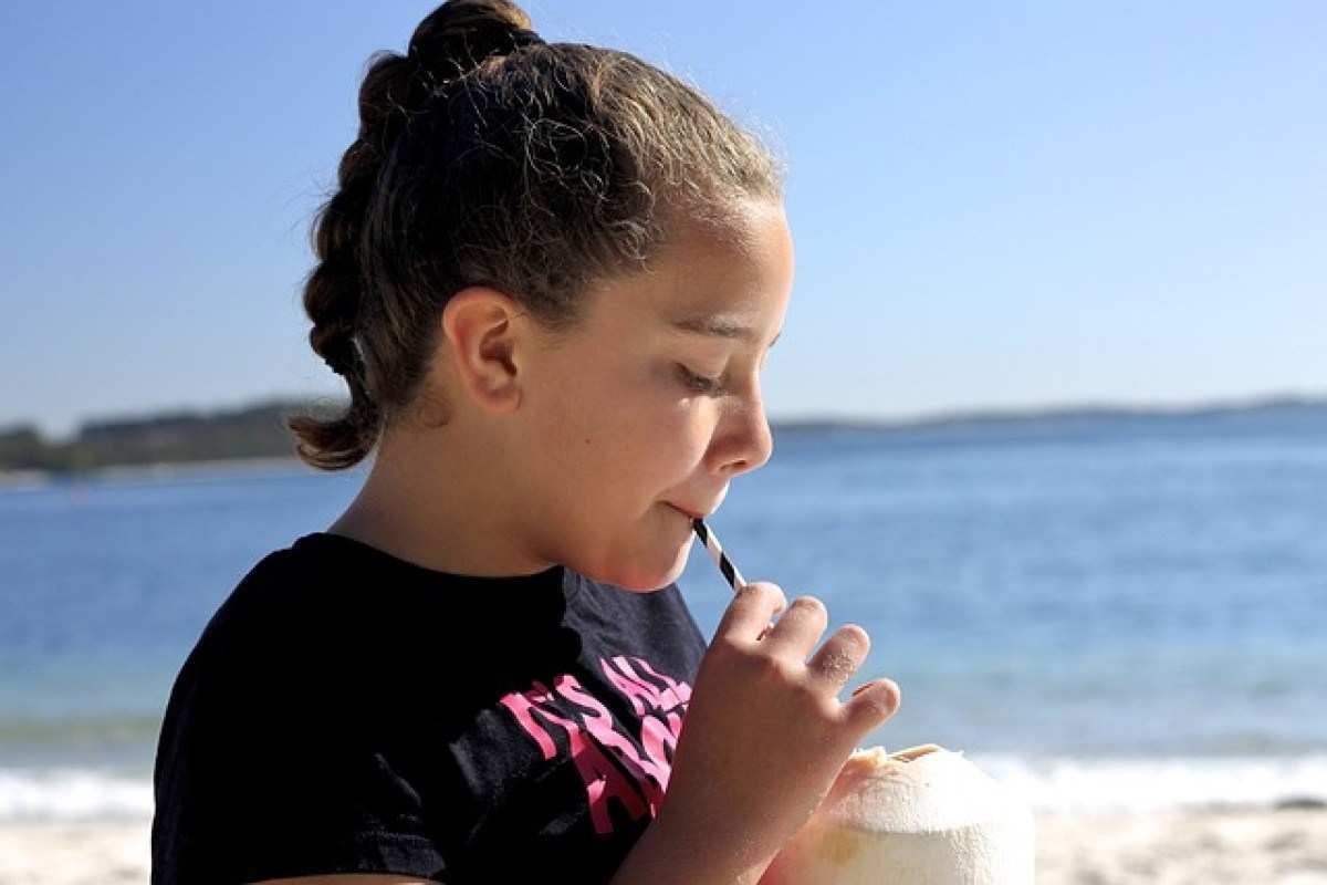 Descubra quais delícias de verão protegem crianças da desidratação