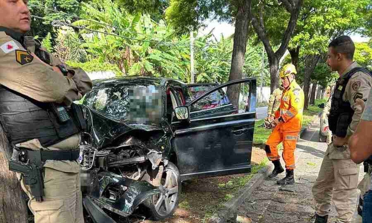 O motorista estava aparentemente embriagado -  (crédito: Divulgação/ CBMMG)