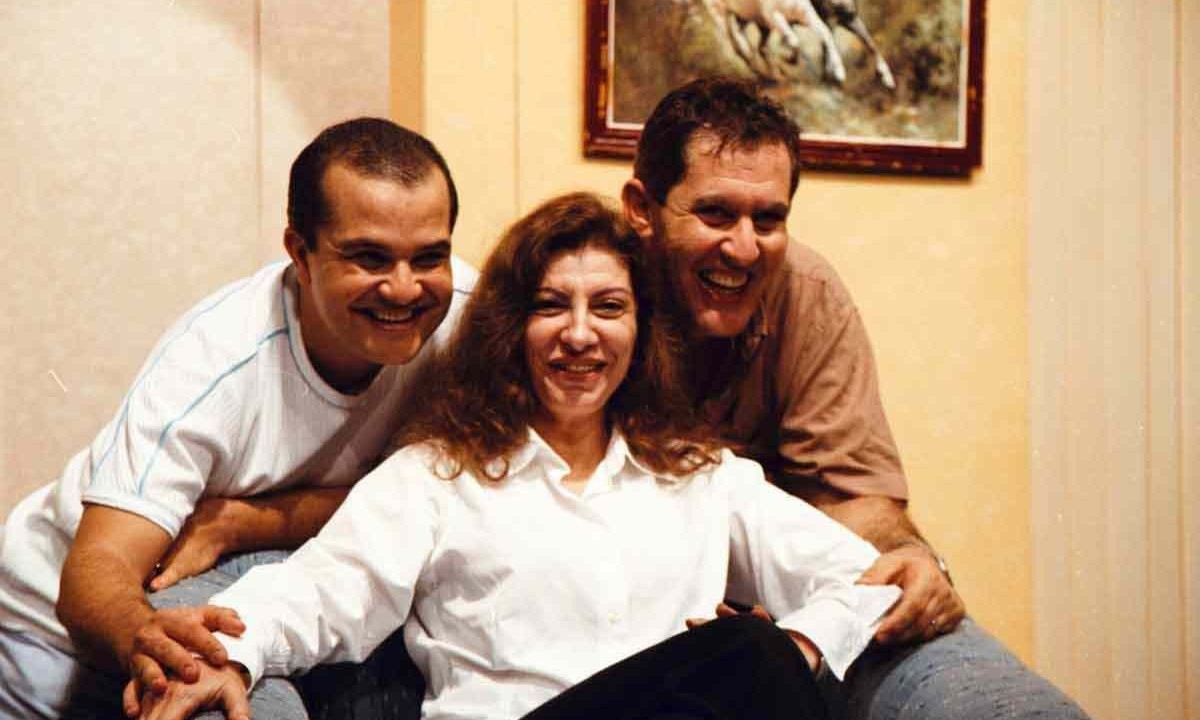 Marília Pera com Maurício Canguçu e Ilvio Amaral no camarim de 