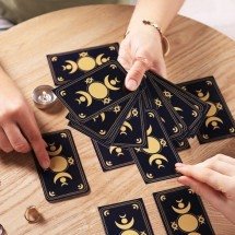 Meditação e tarot: como as cartas podem ser aliadas no equilíbrio? - EdiCase - Astrologia - DiversÃ?Â?Ã?Â£o e arte