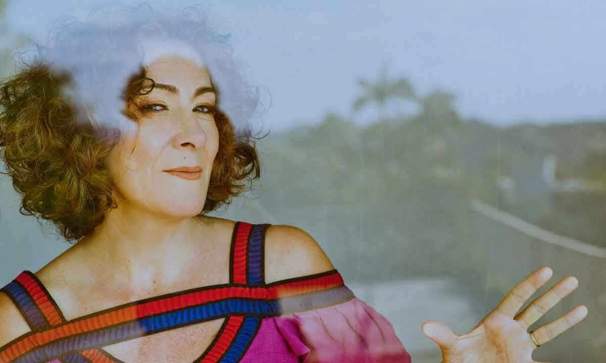 Patrícia Ahmaral lança álbum duplo com tributo a Torquato Neto