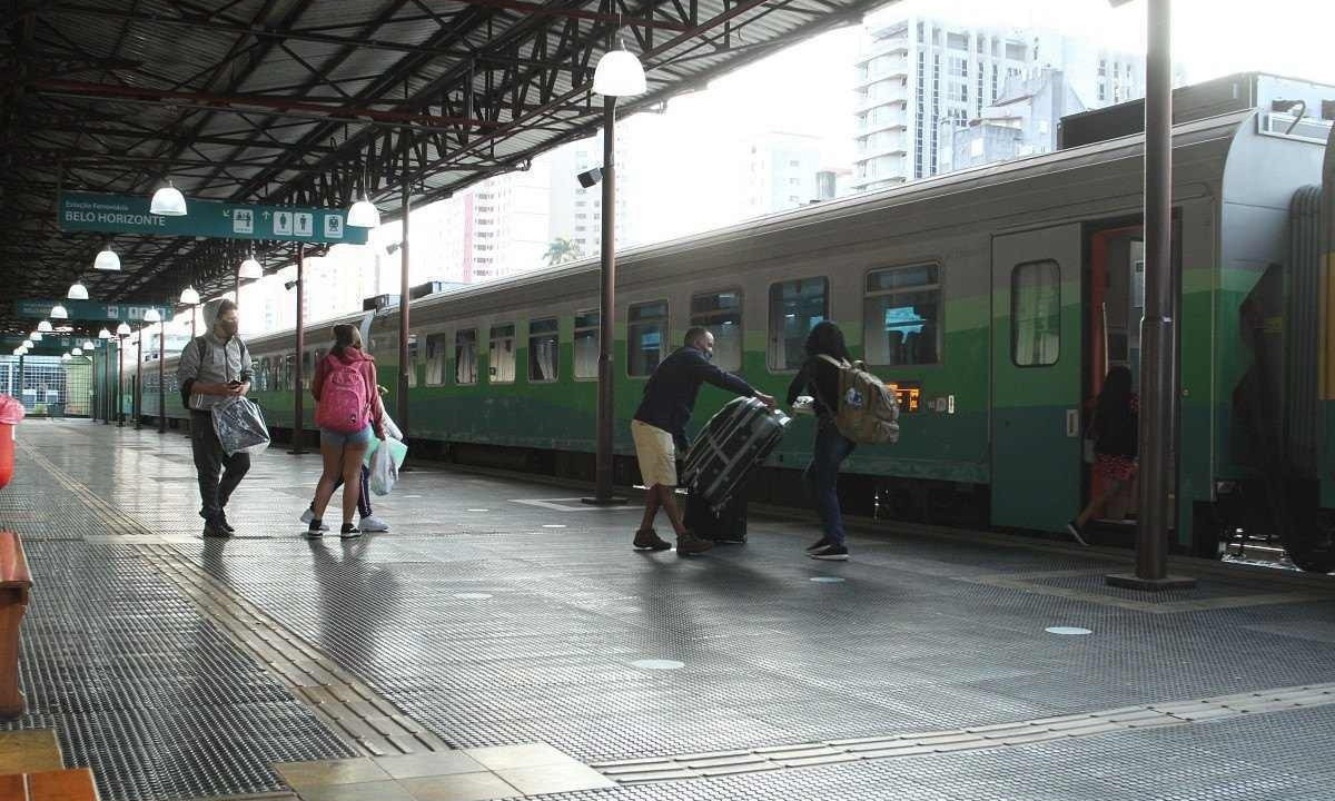 Viagem de trem Vitória a Minas havia sido suspensa devido às chuvas -  (crédito: Edesio Ferreira/EM/D.A Press)