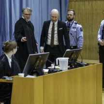 Neonazista preso processa Estado norueguês por detenção em solitária -  Cornelius Poppe / NTB / AFP