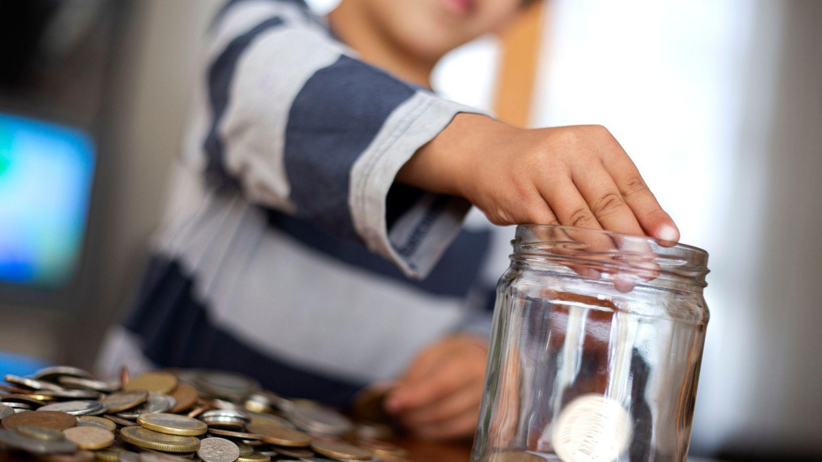 3 conselhos para poupar e ensinar seus filhos a lidar bem com dinheiro