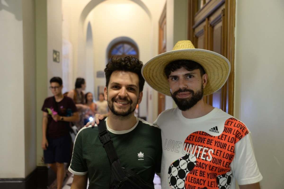 Memorial Minas Vale, na Praça da Liberdade. Na foto, Petterson Gherlandi, 27, e Gabriel Araújo, 27.